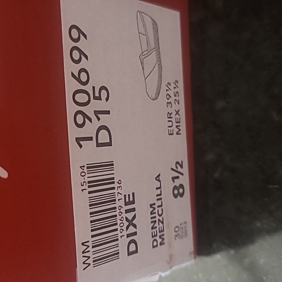 Brand new American Eagle women's shoes - Picture 2 of 2